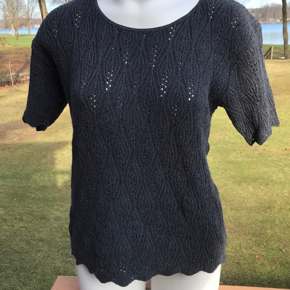 3/$25💜Gray short sleeve sweater M